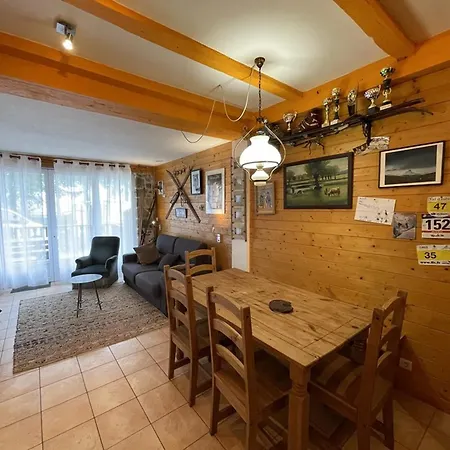Superbe T3 Avec Grande Terrasse, Piscine Et Proximite Pistes Et Commerces - Fr-1-787-74 *